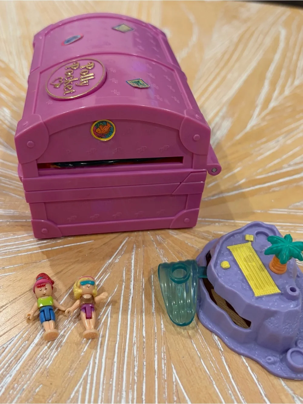 1996 Surf ‘n Swim Island Polly Pocket Bluebird with dolls